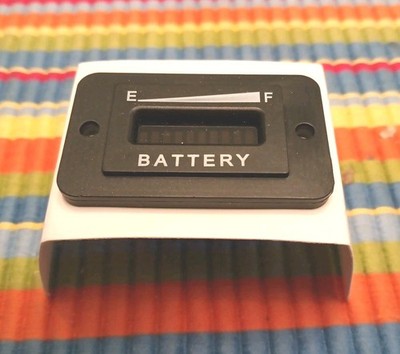 LED Three Color Battery Indicator Voltmeter 24x36 mm Mountable