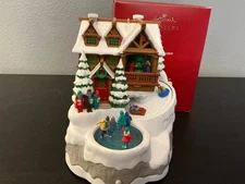 2020 Hallmark Christmas Cabin Keepsake Ornament Lights Sound in Box WORKS TESTED