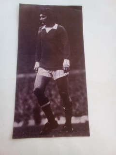 GEORGE BEST signed in blue ink MAGAZINE picture.