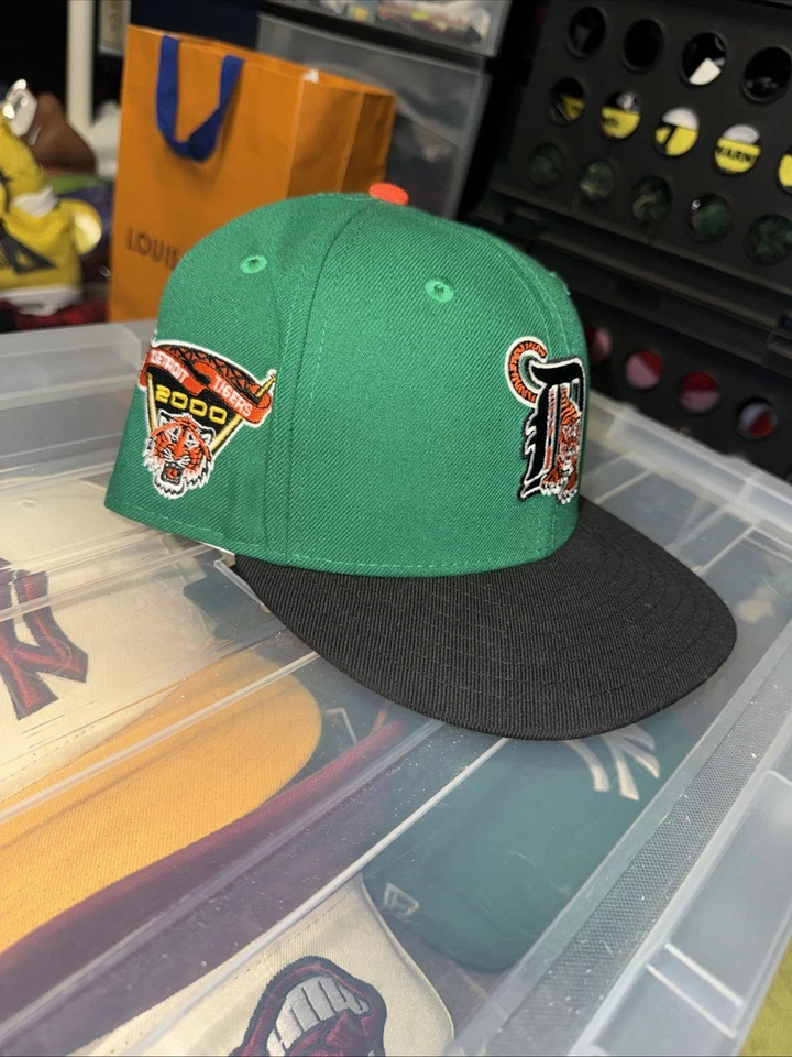 Detroit Tigers New Era Fitted Grey Brim Size 7 1/8 Used 100% Authentic - Image 2 of 4