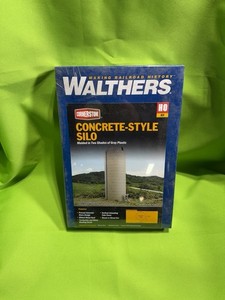 Walthers Cornerstone 933-3332 | Concrete-Style Silo Kit | HO Scale