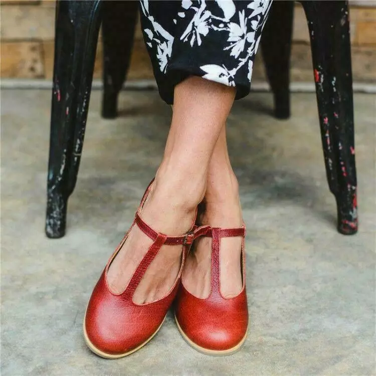 Flat t deals bar shoes womens