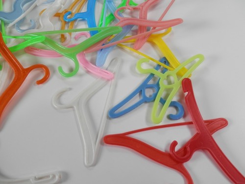 Vtg Fashion Doll Barbie Clone Clothes Hangers 1/6 Scale Assorted Colors 1/6 - Picture 4 of 5