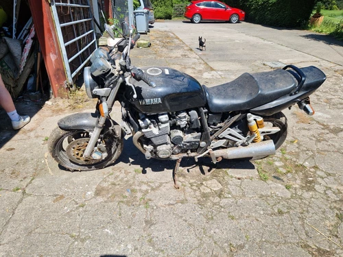 yamaha XJR1200 spares or repair - Picture 1 of 7