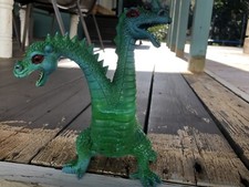 Imperial Two Headed Dragon Vintage Knights and Daggers Green 1983