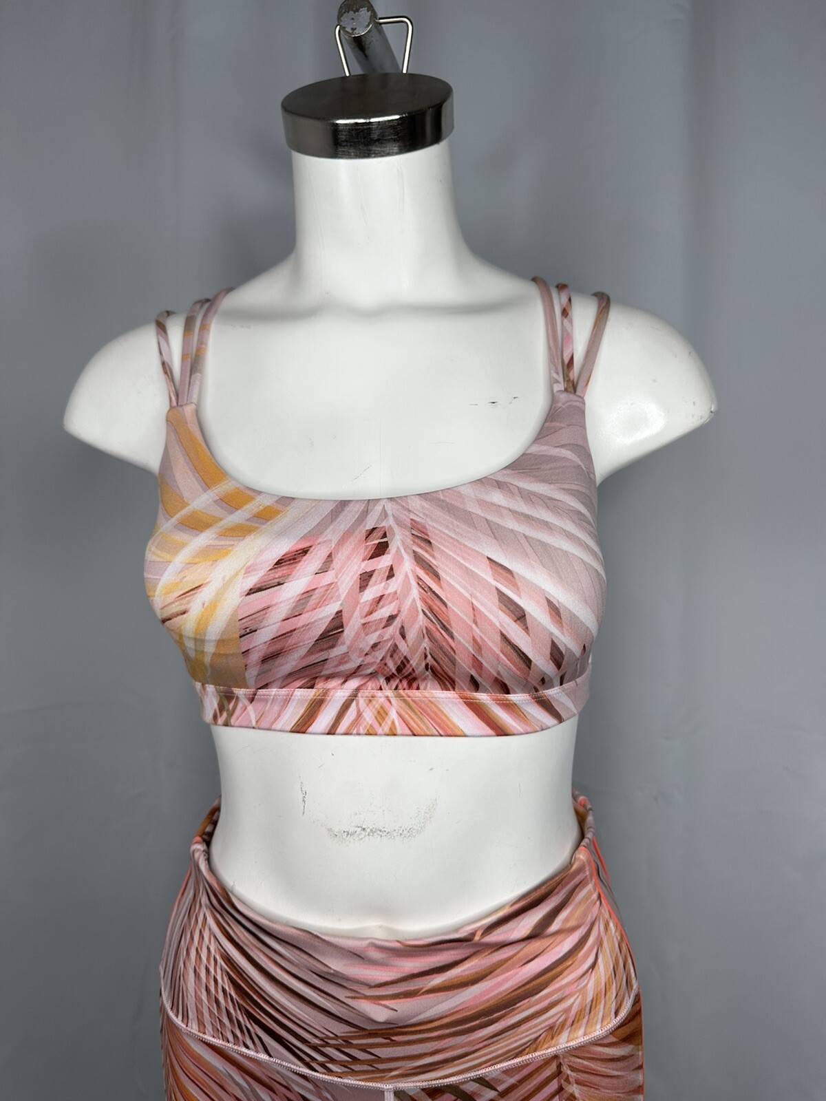 GAP Fit Eclipse Leaf Print High Rise Stretch Capr… - image 4