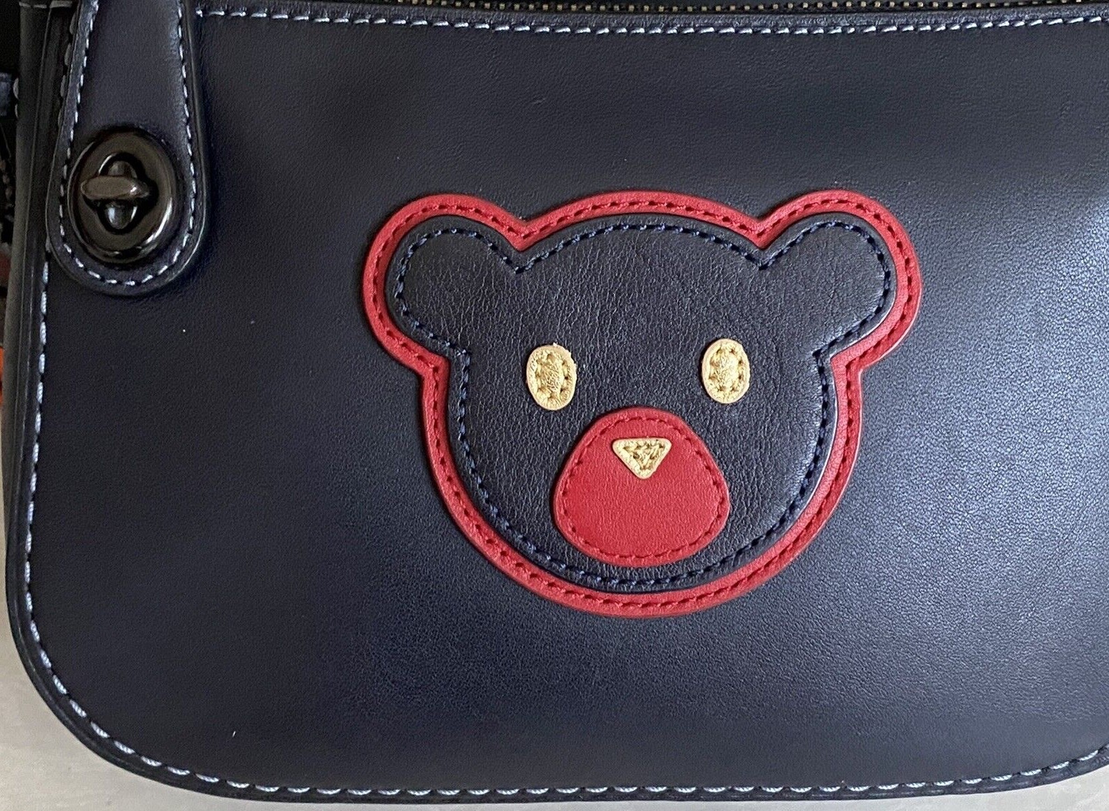 COACH BLUE LEATHER BEAR VARSITY PATCH TURNLOCK PO… - image 3