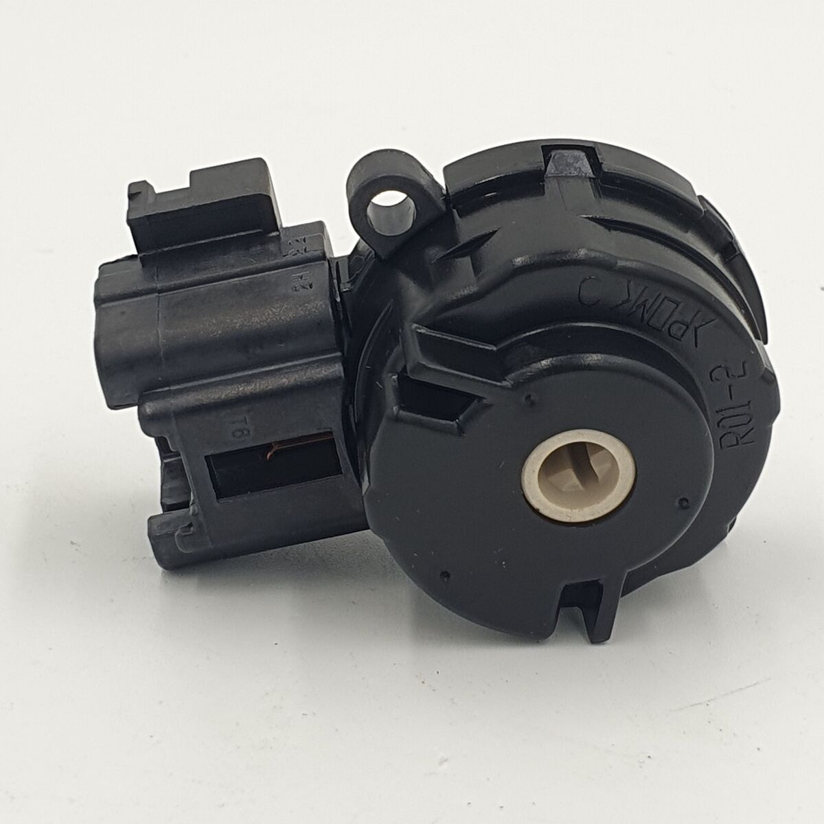 Genuine Isuzu Switch Ignitio 8975567310 / 8-97556-731-0 OEM Genuine Isuzu Switch Ignitio 8975567310 / 8-97556-731-0 OEM