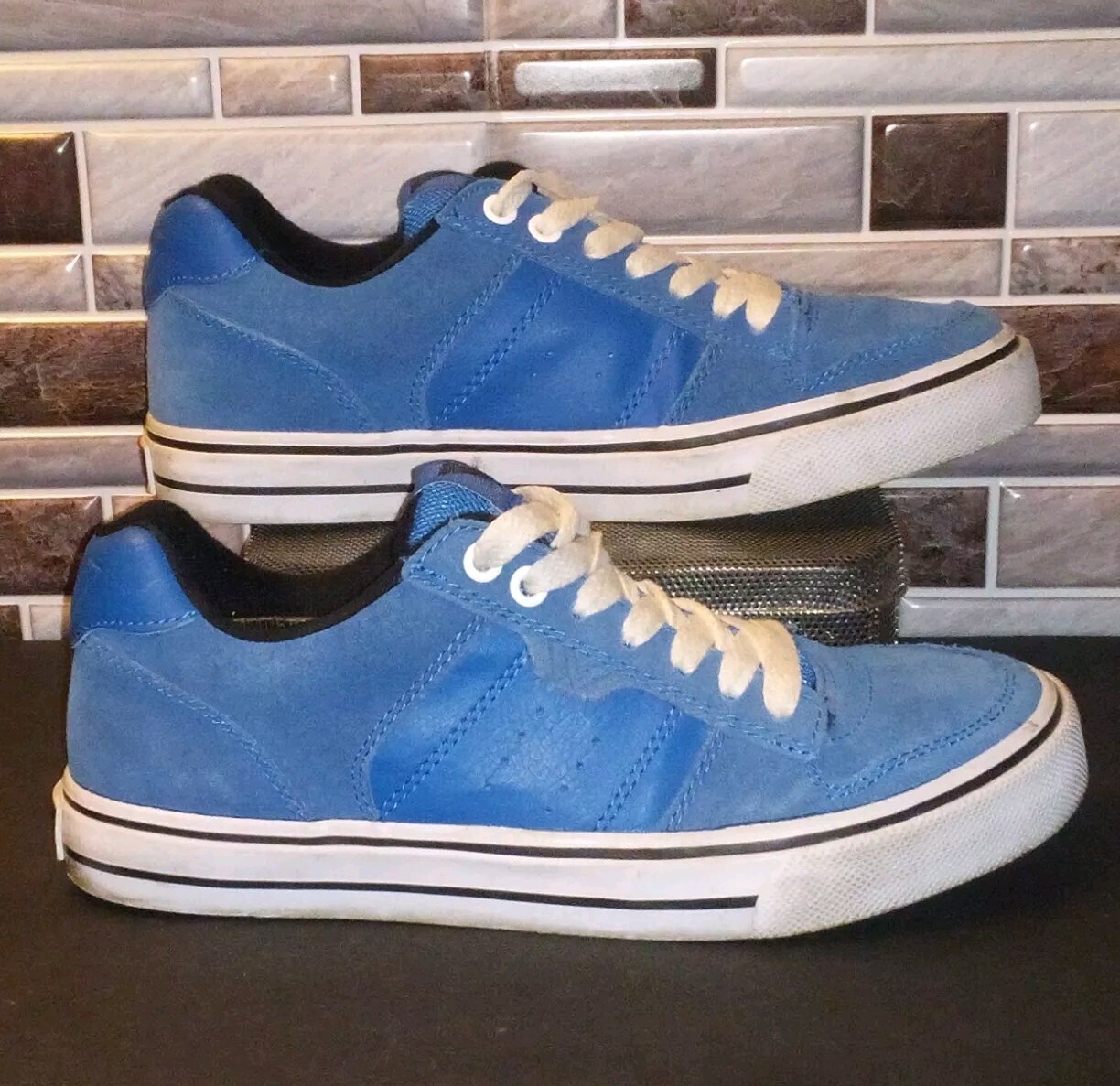 Shaun White Skateboard Shoes Mens Size 7 Electric Blue Suede Low Sneakers- 2010'