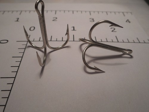 50 MUSTAD n.2 GANCI TONDI ACUTI ACQUA DOLCE ANELLATI CADM. & TIN SPECIAL 35646 - Foto 3 di 5