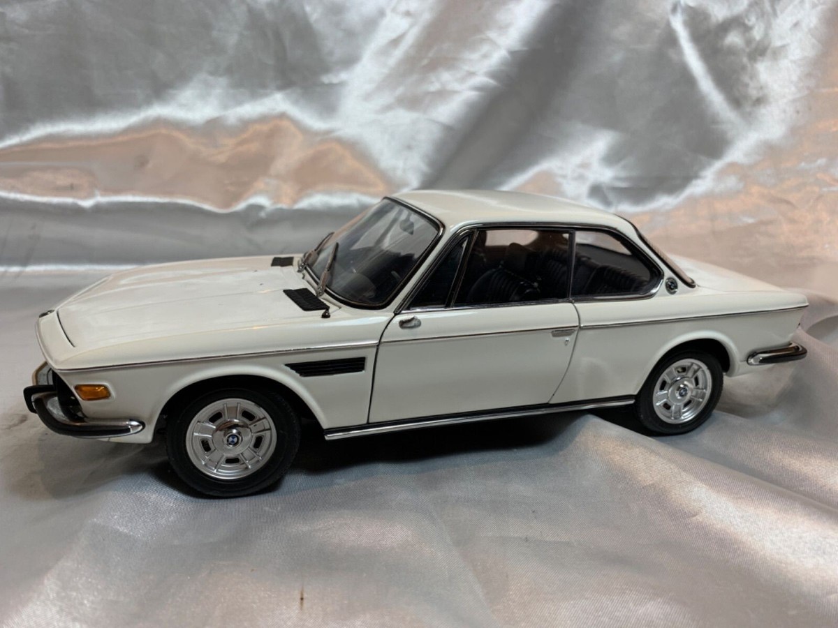 1/18 AUTOart BMW 3.0 CSi White From Japan Model Car Minicar 1/18 AUTOart BMW 3.0 CSi White From Japan Model Car Minicar