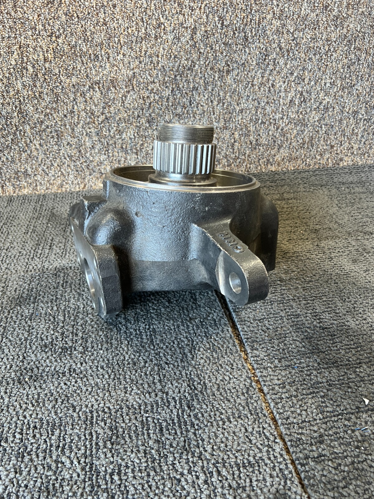 CNH 84196944 21102 KNUCKLE CROSSOVER LH CASE | eBay 