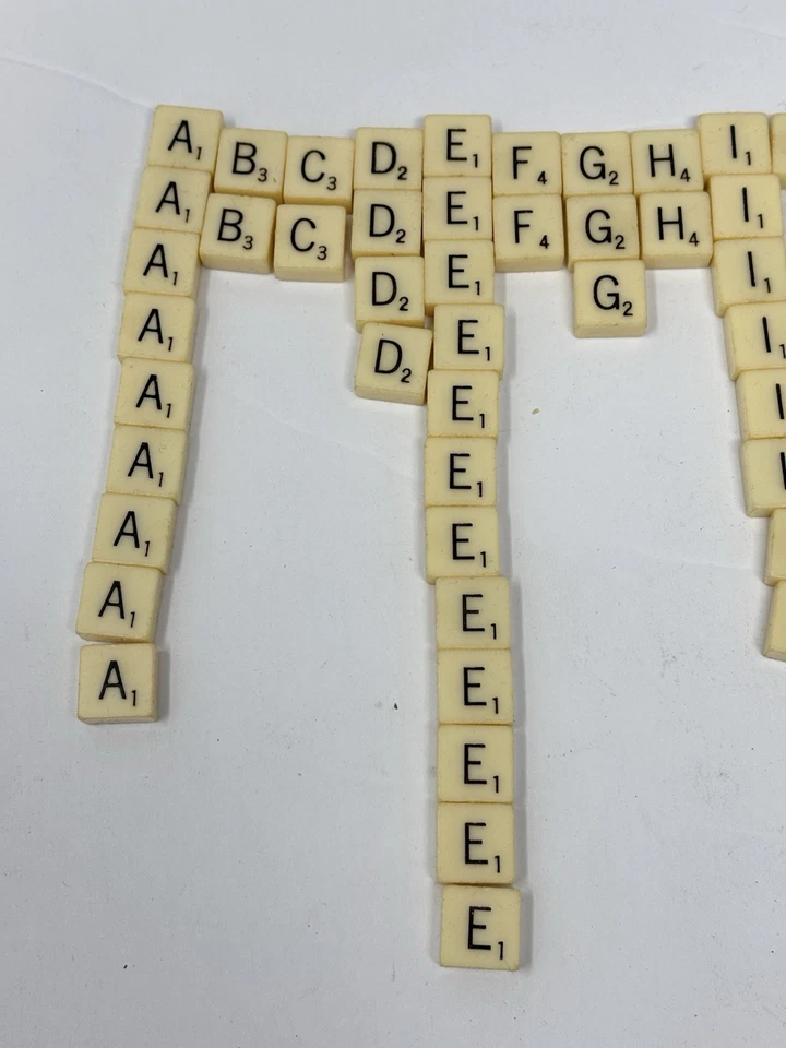 Vtg SCRABBLE TRAVEL EDITION MAGNETIC BOARD COMPLETE SELCHOW & RIGHTER - Image 2 of 4