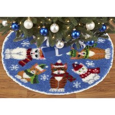 Herrschners Christmas Kitties Tree Skirt Latch Hook Kit