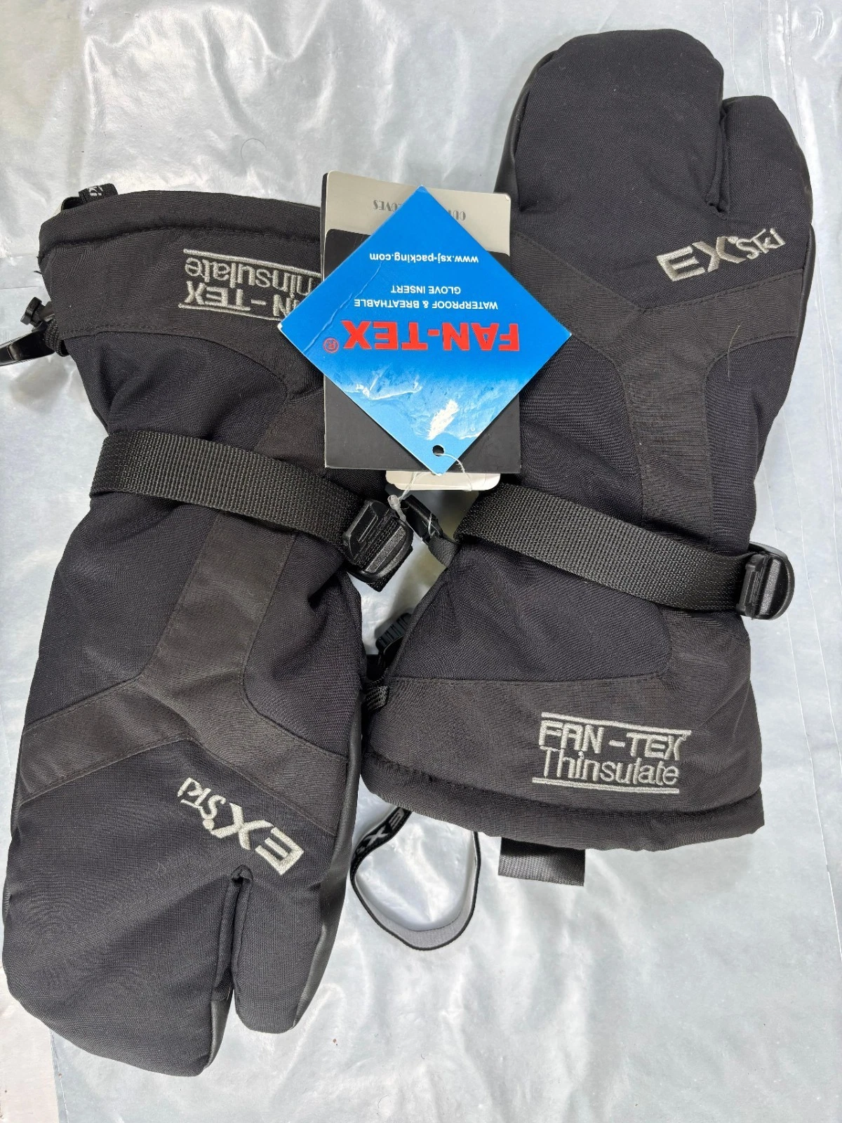 Ex Ski Black Ski Gloves Thinsulate Fan Tex Gloves Unisex Size L NEW