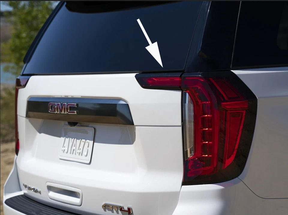 Passenger Side RH Rear Closure Signal Lamp 2021-2023 GMC Yukon Yukon XL - Image 2 of 4