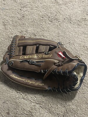 EUC Louisville Slugger: GTPS-9 13.5'' Baseball Glove LHT 13.5 in