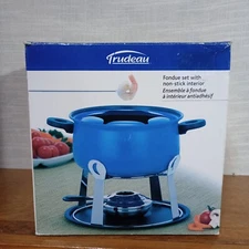 Trudeau fondue set with non stick interior - Blue 082772