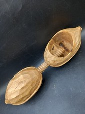 Ancien Casse Noix A Vis En Bois Sculpté
