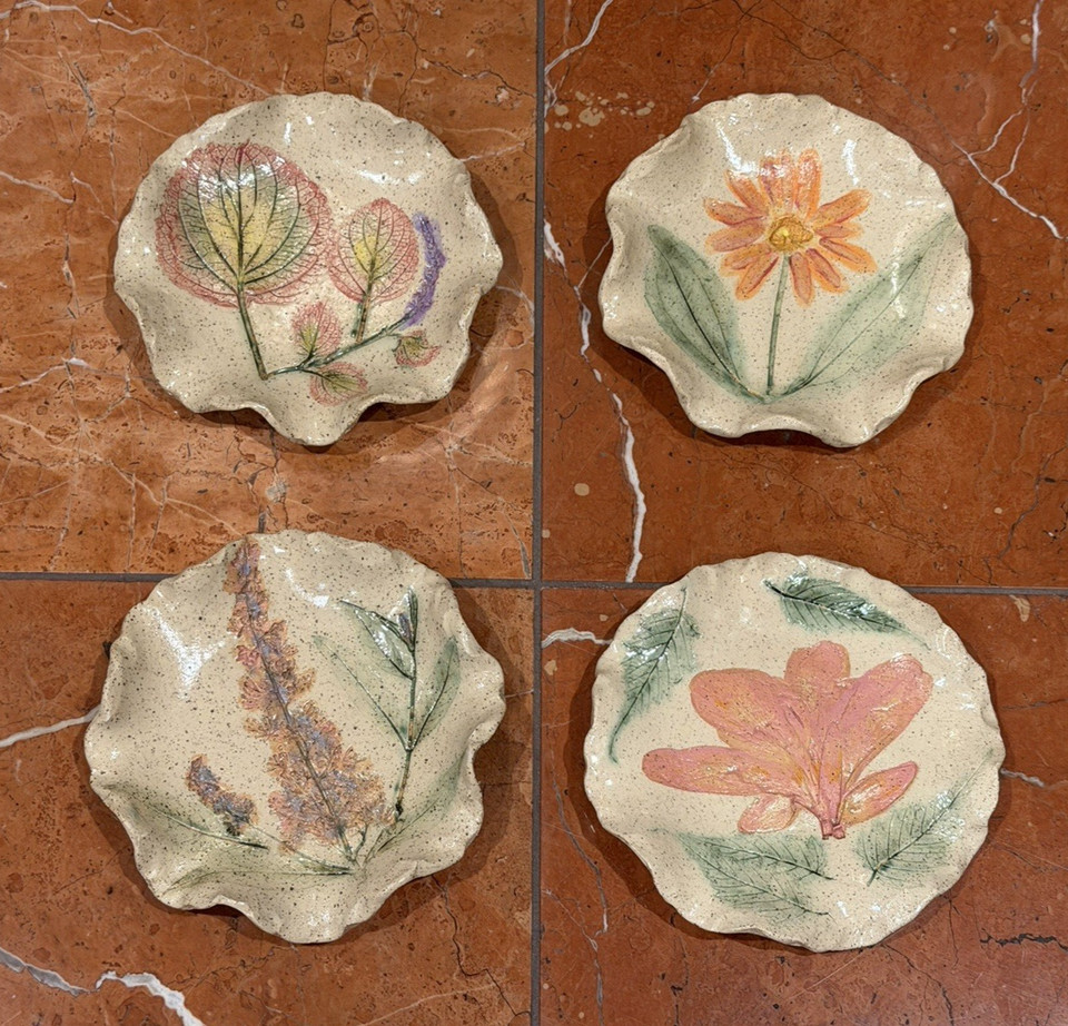 FOLK ART ARTISAN STUDIO BOTANICAL FLORAL POTTERY 2001 COASTERS SET 4 SIGNED EUC