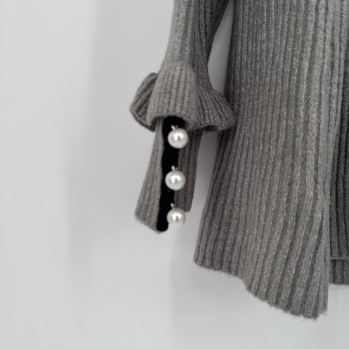 Lane Bryant Women's Size 14/16 Off Shoulder Gray Knit Scallop Pearl Sweater NWT - Picture 2 of 8