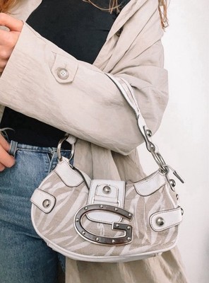 Vintage Guess Y2K Cream Baguette Ostrich Effect Shoulder Bag