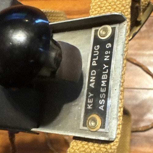 WW2 Morse Code Key and Plug Assembly #9 w/Straps - Photo 6/9