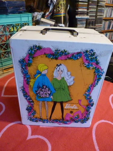 VINTAGE 1968 MATTEL "THE WORLD OF BARBIE" DOLL TRUNK TRAVEL CASE