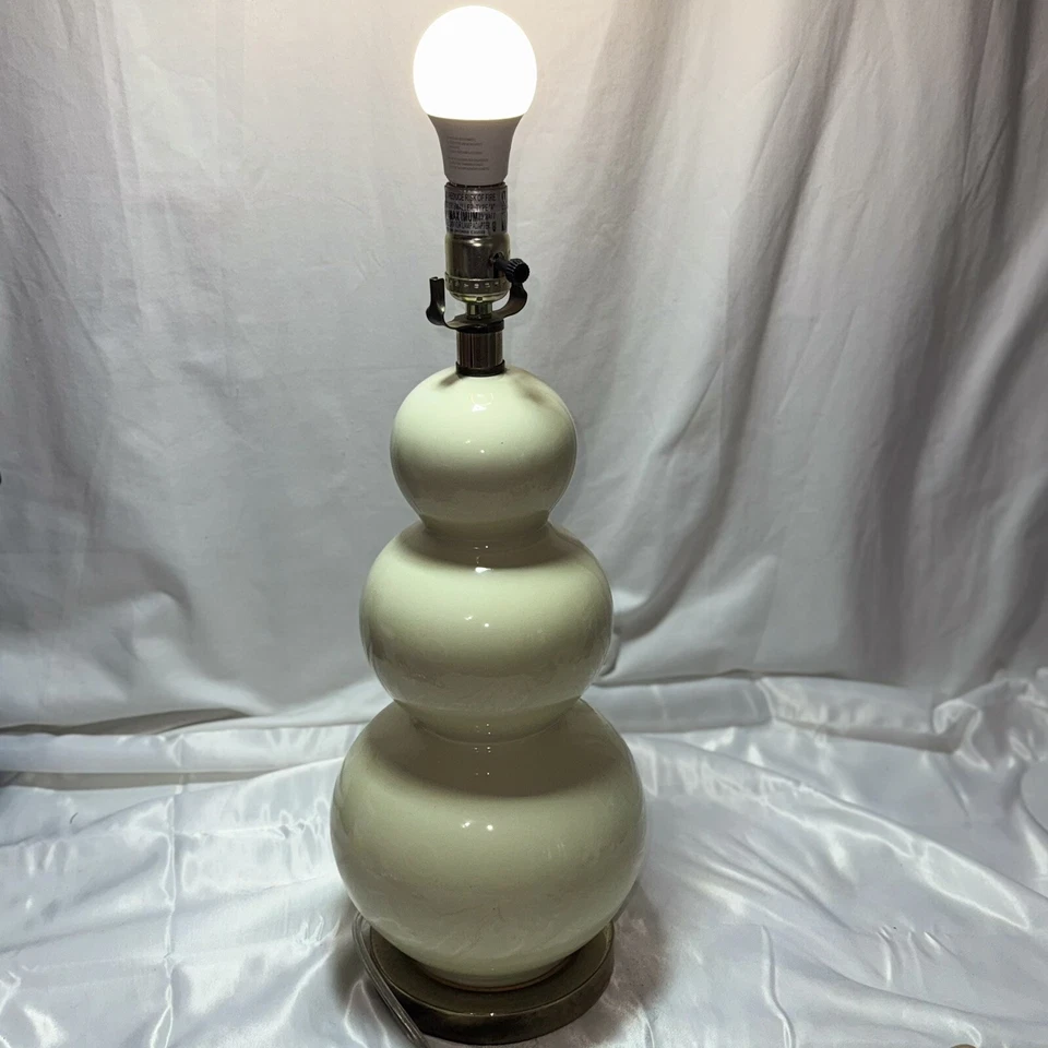 Lámpara de Calabaza Triple MCM Safavieh 20 pulgadas Crema Blanco Cerámica De Colección Moderna Foto 2 de 4