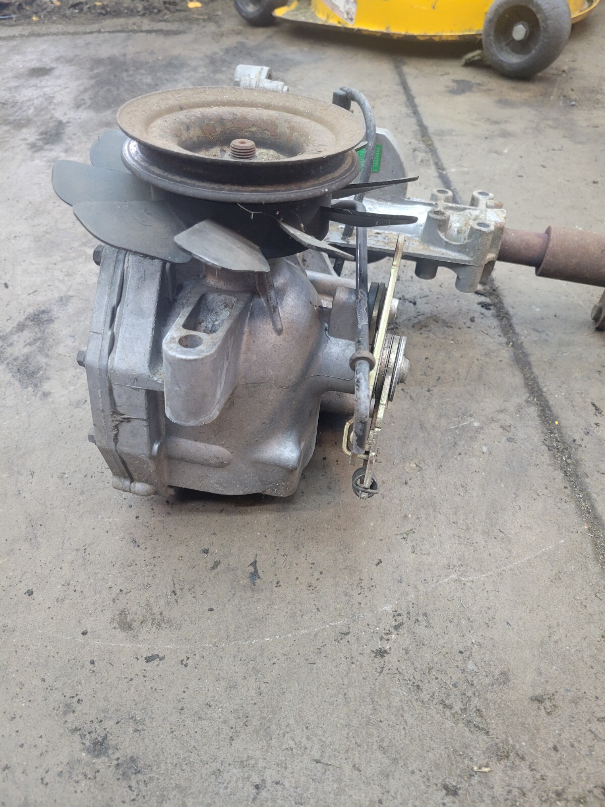 LH HydroGear Transmission Transaxle ZCDMBBCAGB24PX Cub Cadet RZT