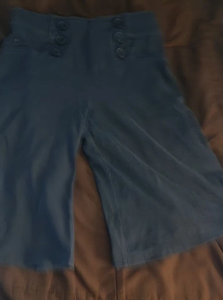 Pantalones Gymboree de segunda mano para niñas negros talla 5 con botones (LS) Foto 2 de 4