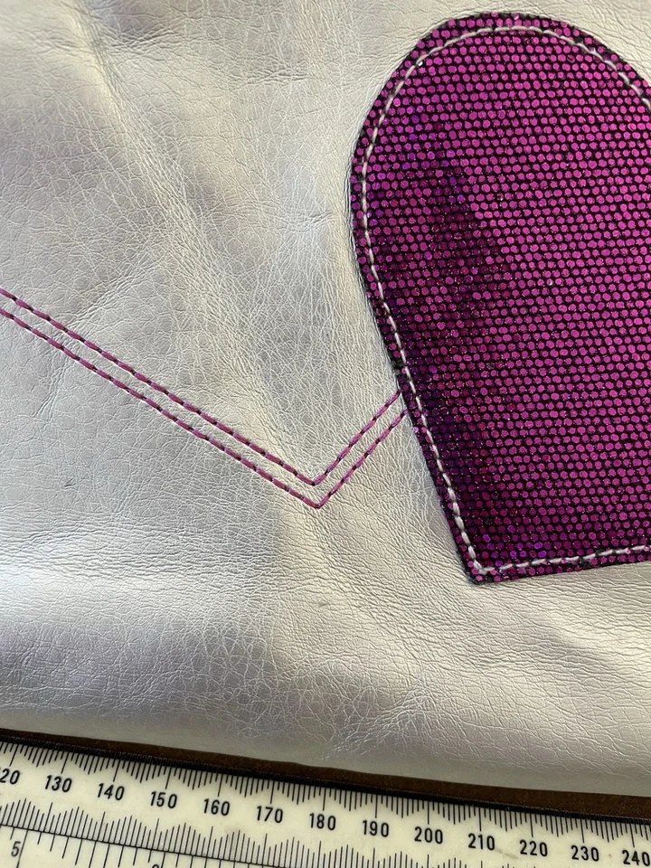 Vera Wang Fragrances Silver Tote Bag with Purple Heart Design - Preowned - Image 4 of 4