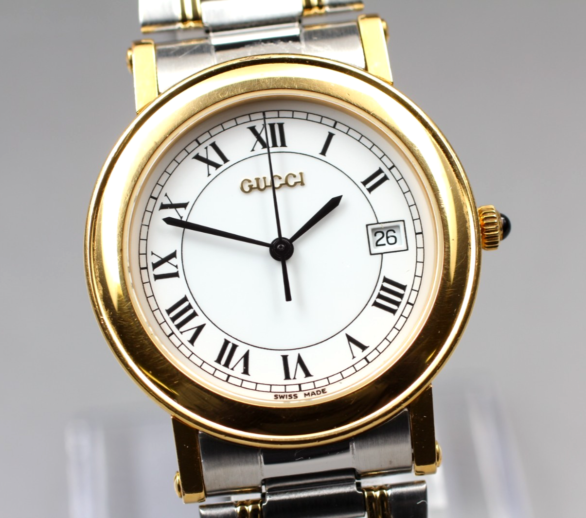 【NEAR MINT】 Vintage GUCCI 7200M White Roman Date Quartz Men's 33mm Watch JAPAN