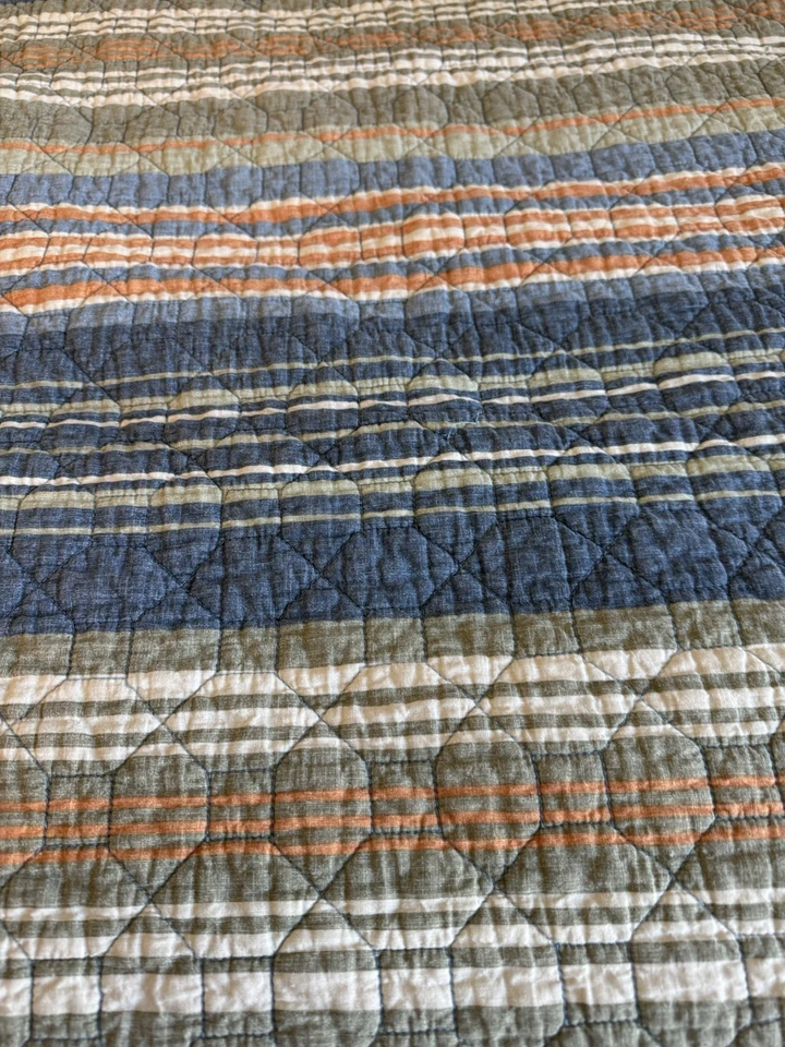 Eddie Bauer small Bedspread Blanket       56 By 45 - Image 2 of 4