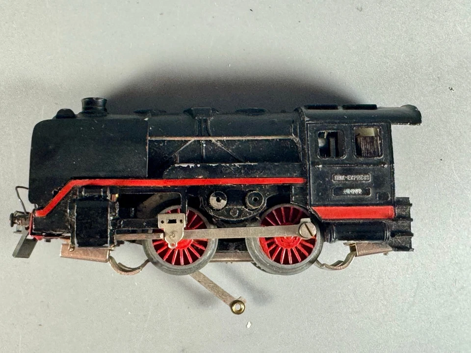 TRIX EXPRESS, H0, DC, Dampflok 20 052, zum Instandsetzen oder als Teileträger - Bild 3 von 4