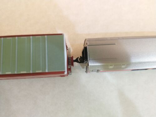 34 N Scale Train Couplers - 30 Hingeless Couplers and 4 Rapido-Style Couplers - Picture 5 of 9