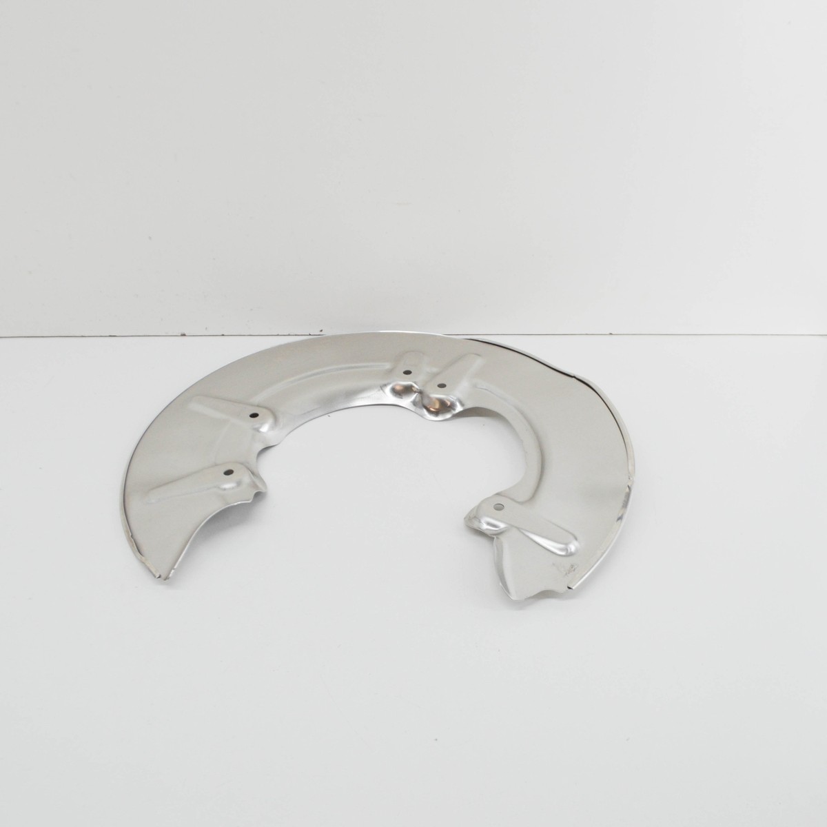 BMW X6G06 Bremsscheibenschutz hinten rechts 6899154 34206899154  