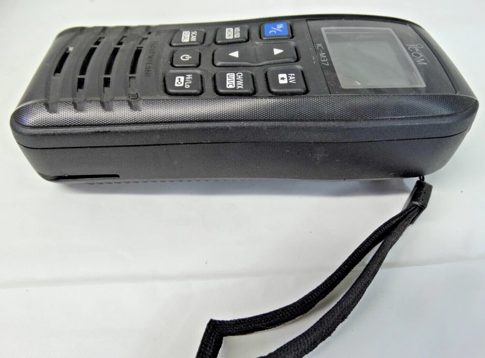 ICOM VHF Marine Radio Model IC-M37, for Parts/Repair - Image 4 of 4