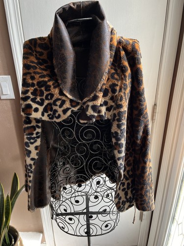 Women’s Faux Fur Leopard Print Coat Size XS - Picture 2 of 8