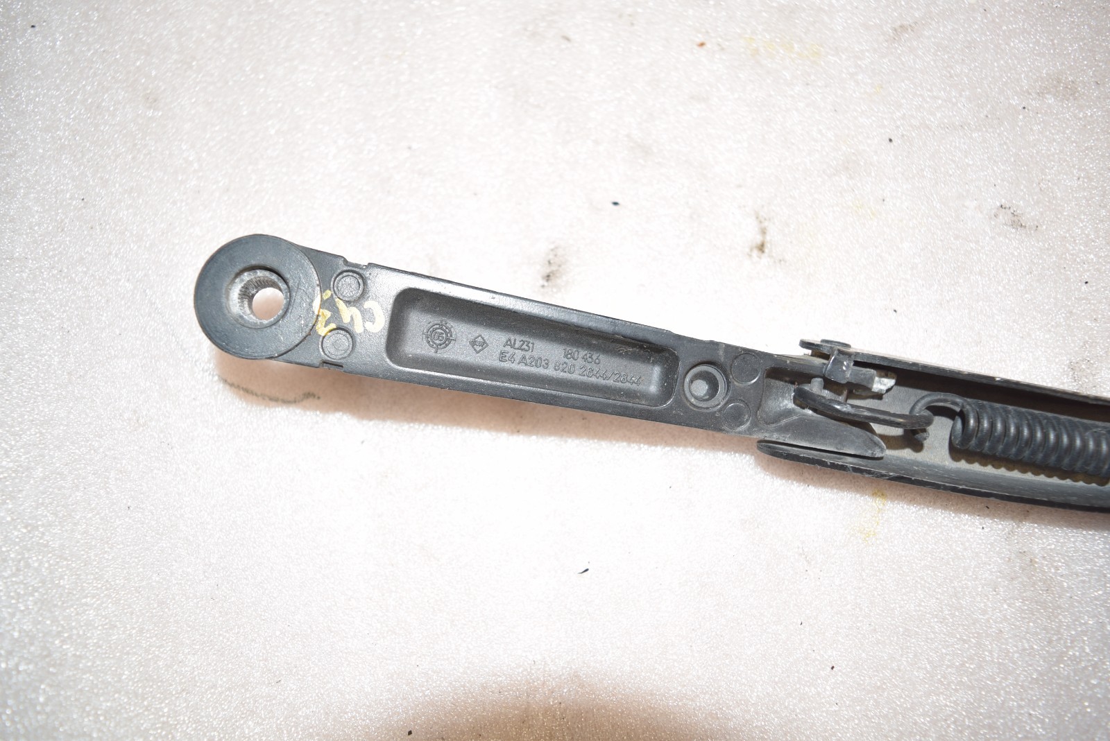 MERCEDES W203 C/CL RHD WINDSHIELD WIPER ARM RIGHT A2038202644