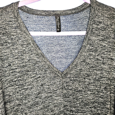 FINAL TOUCH Black/White Blend VNeck Long Sleeve Oversized Sweater (Small) U.S.A.
