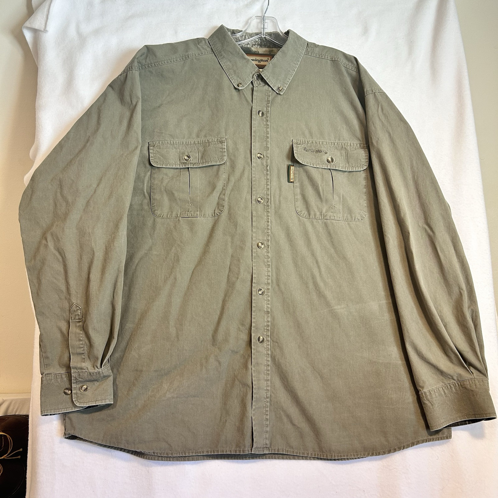 Remington Button Down Shirt Men’s Size 2XL Camo Accents Pockets All Cotton Green-image