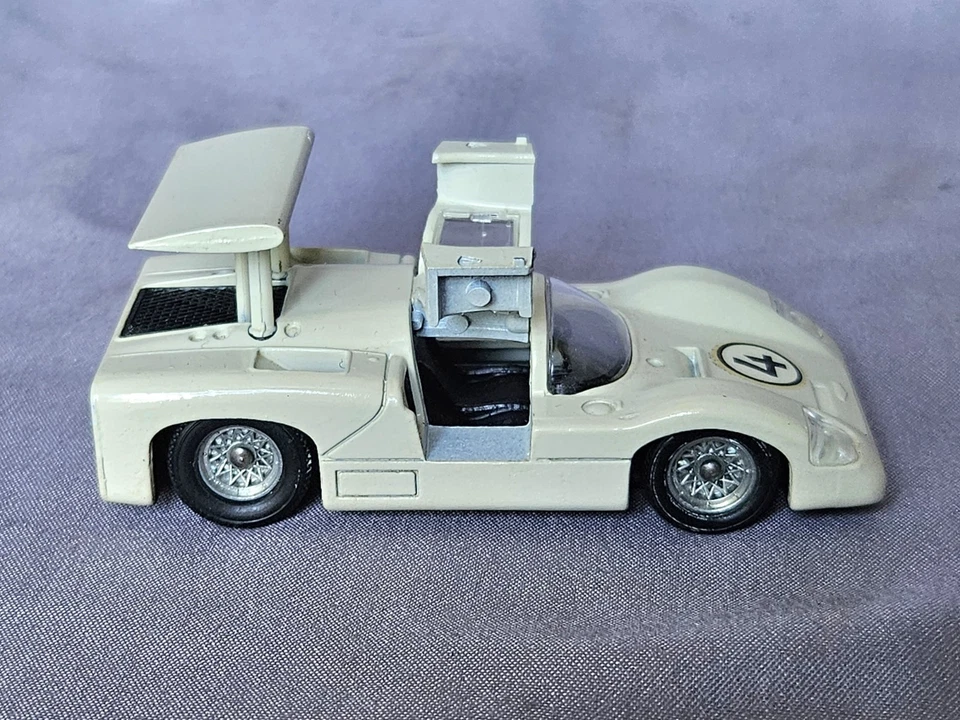 SOLIDO CHAPARRAL 2F RACE CAR 1/43 SCALE MIB - Image 3 of 4