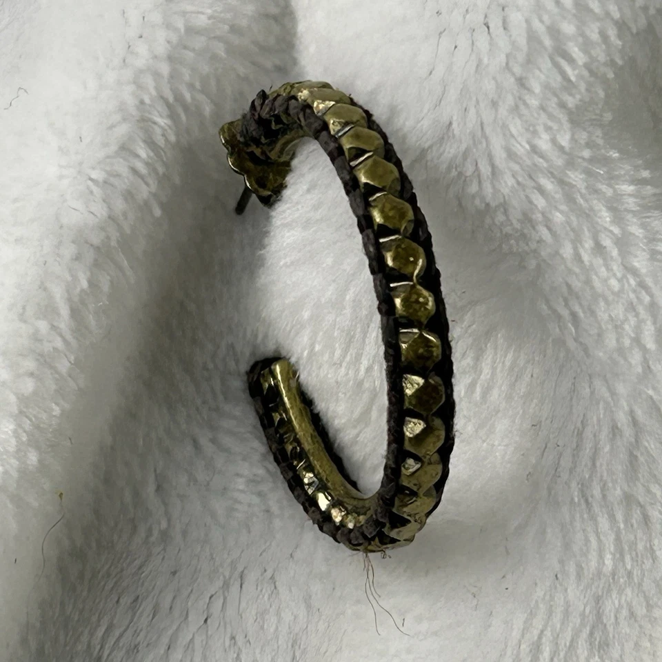 Pendiente de aro de moda vintage Avon en tono latón Foto 3 de 4