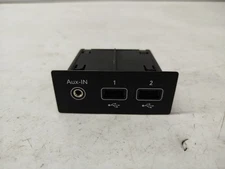 2020 RENAULT CLIO 1.0 TCE MK5 Aux USB Input Port 280231553R