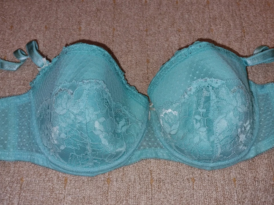 🌸 Gorgeous Green NEW LOOK multiway strap padded Underwired Bra Size 34DD - Image 1 of 1