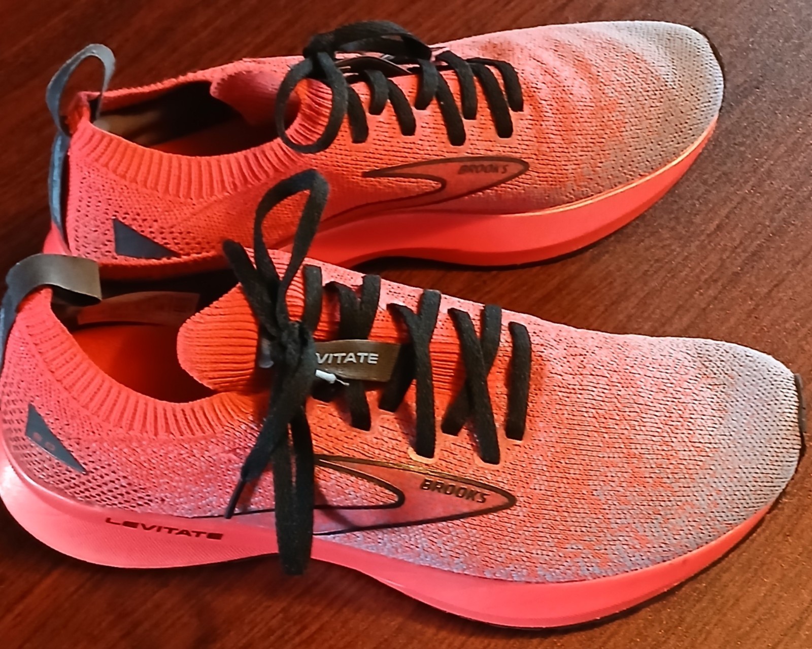 Brooks Levitate 5 Stealthfit Sneakers Women 8 Hot Pink/Blue Performance Shoes