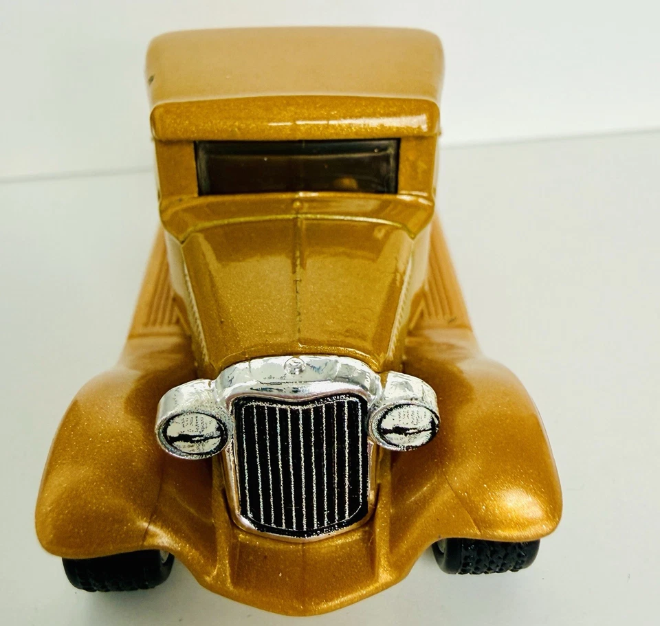 2019 Matchbox Superfast 1932 Ford Pickup #08 50th Anniversary - 1/64th scale RR - Image 3 of 4