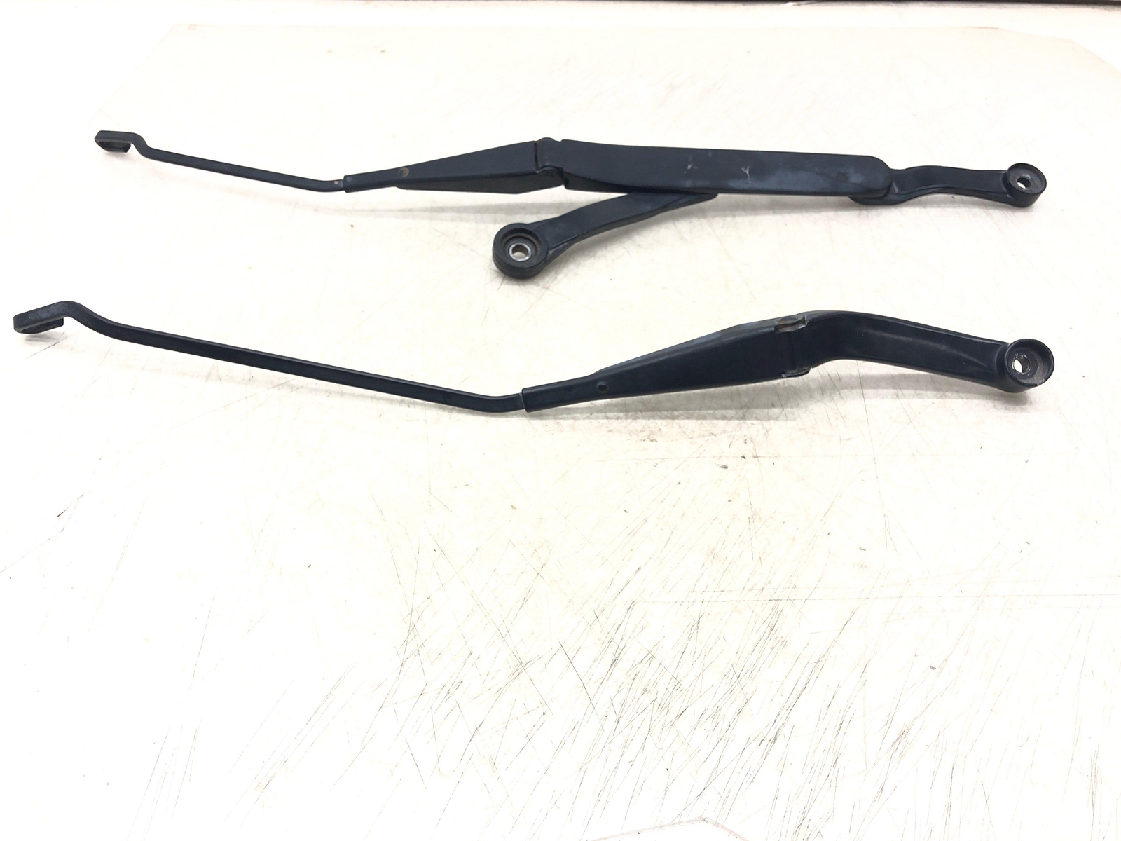 ASTON MARTIN RAPIDE FRONT WINDSHIELD WIPER ARM SET OEM