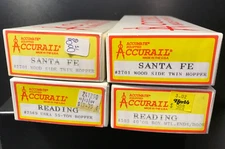 4 ACCURAIL HO TRAIN KITS - SANTA FE & READING - HOPPPERS & BOXCAR - UNBUILT
